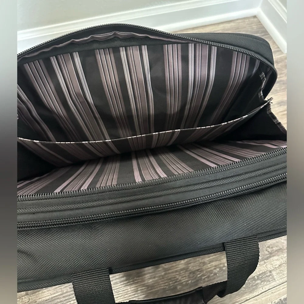 Kenneth Cole Reaction Black Laptop Bag with Shoulder Strap
